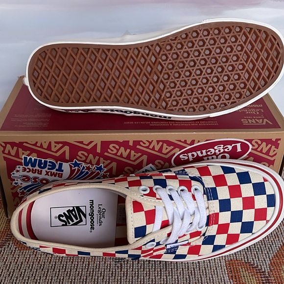 Vans WMNS Authentic 44 D
Our Legends Mongoose Red/ VN0A4BVYRDB
Sneakers - Picture 3 of 16